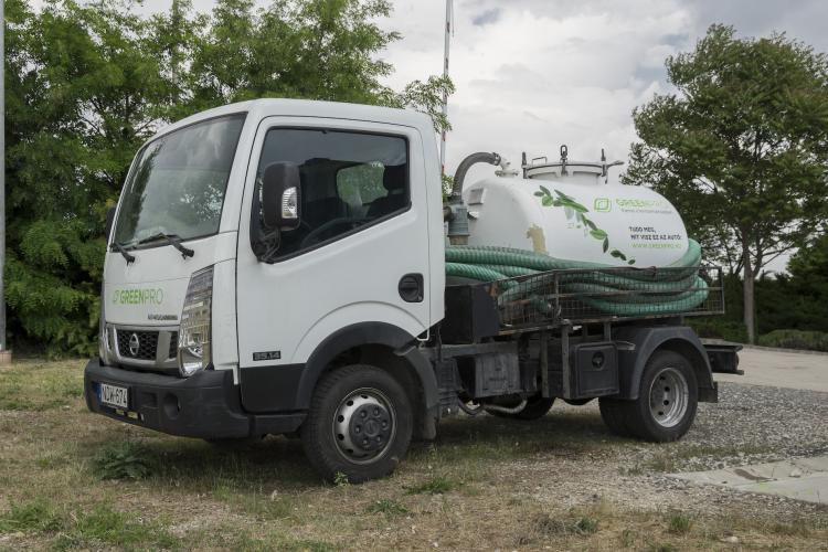 Greenpro Nissan Cabstar kistartályos szennyvízszállító jármű